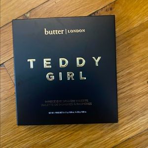 TEDDY GIRL Eyeshadow pallet